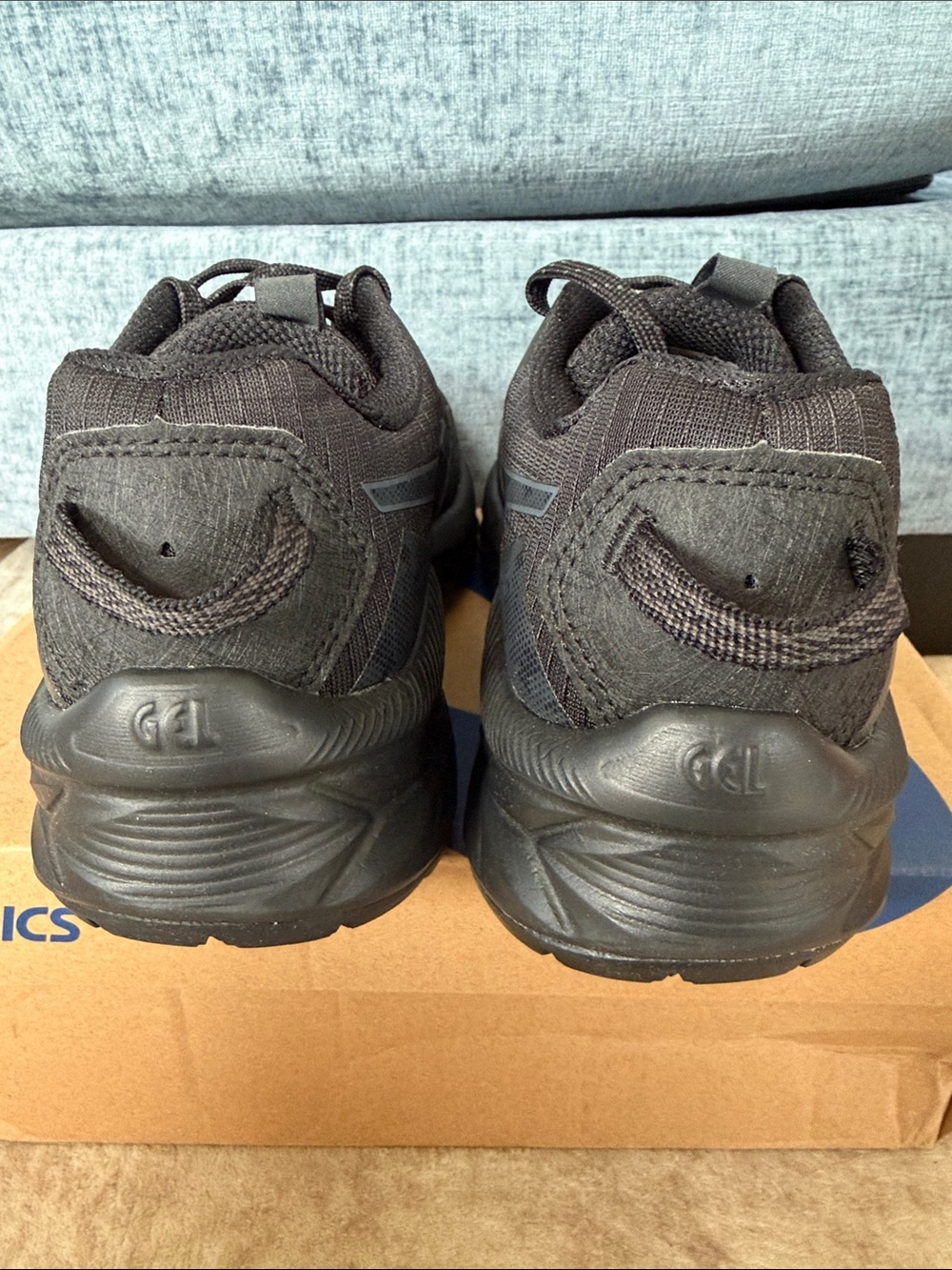 Asics Women's Gel-Venture 10 Black Running Shoes 6.5W - Picture 4 of 8